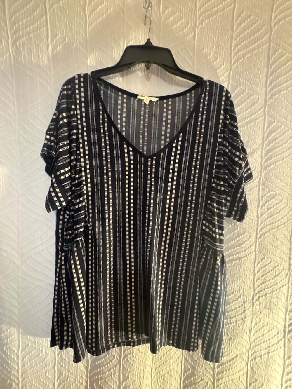 Exclusive One Women's Plus Size 2X Navy Blue Striped V-Neck Short Sleeve Blouse